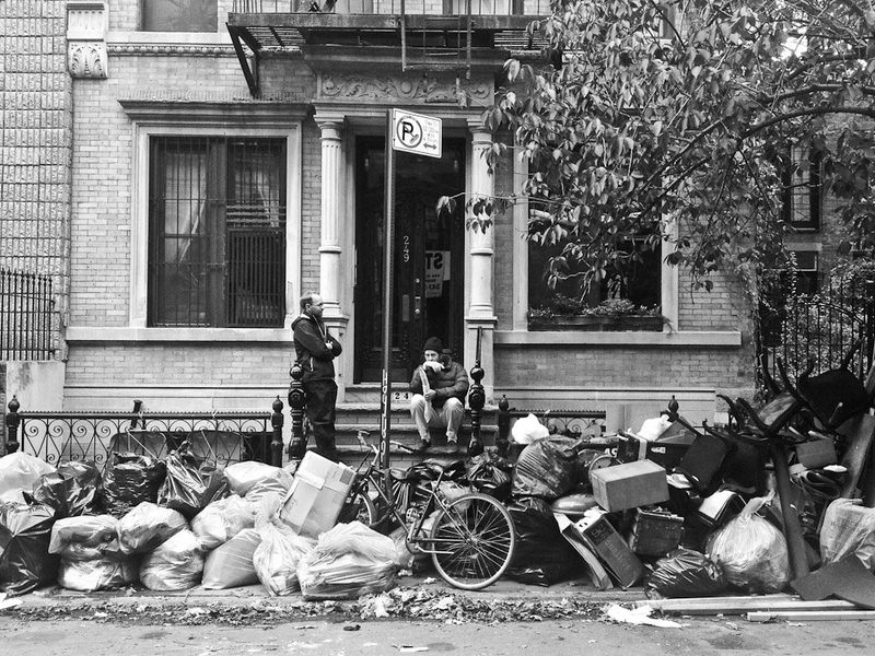 Illustration for article titled These Black And White Photos Of Lower Manhattan After The Storm Are Deeply Haunting